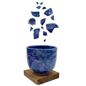 Kintsugi Cup Swirl Glazed Pottery Chawan Gold Crack Art Personal Growth Gift